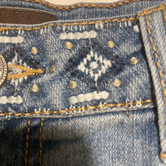 Bit & Bridle Jean shorts - Picture 3 of 4